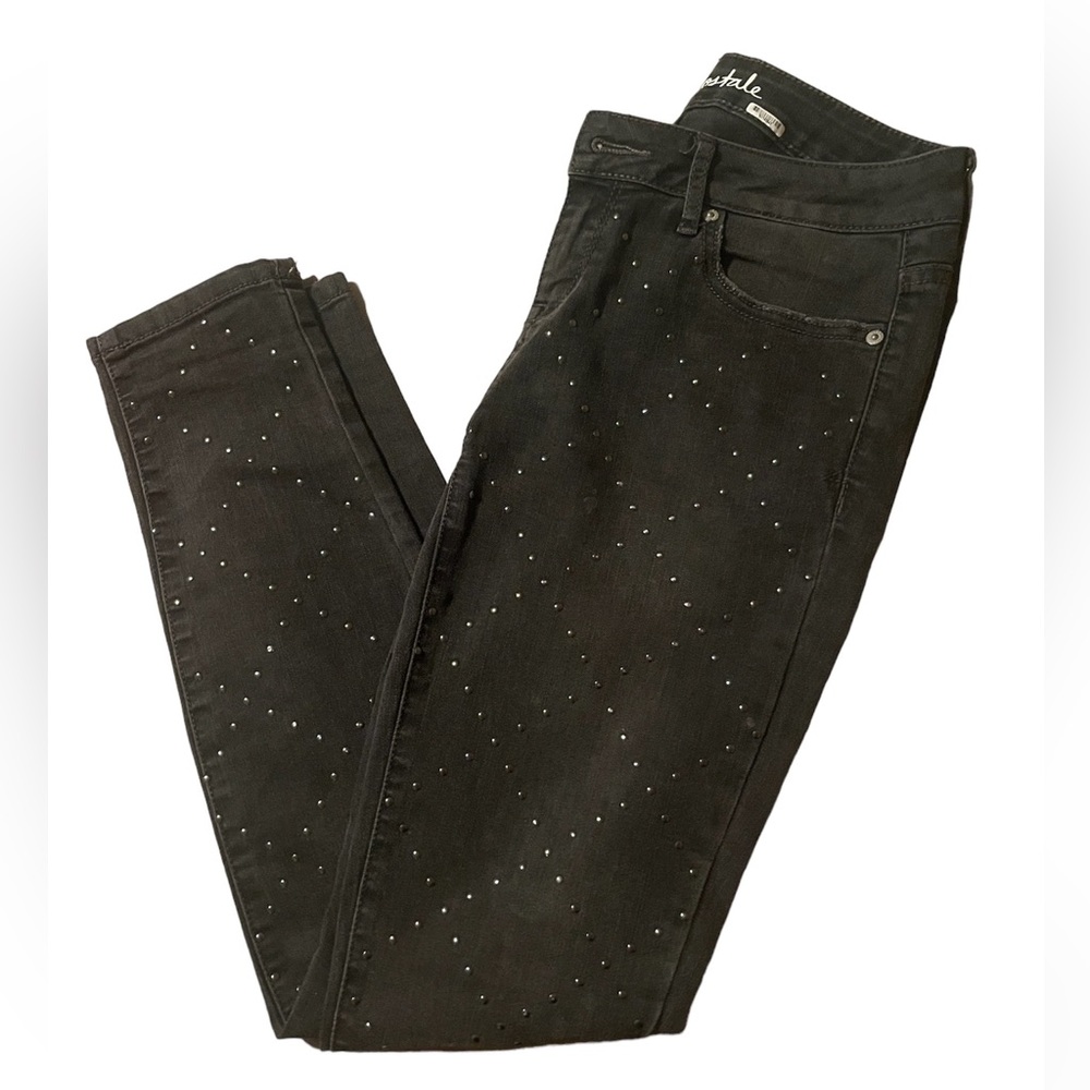 Used women Aeropostale black jeans size 6
